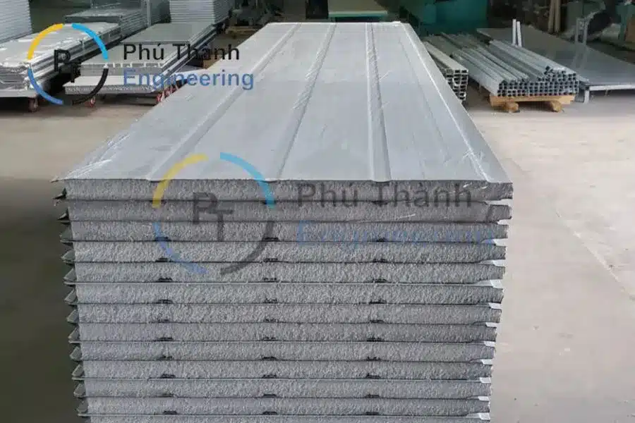 Giải Pháp Thi Công Vách Panel Bền Đẹp – Hiệu Quả Cách Âm, Cách Nhiệt 24 Vách Panel với khả năng cách âm vượt trội
