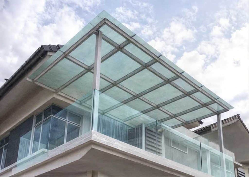 Thi công Mái che lấy sáng Bình Dương: Giải pháp hoàn hảo cho mọi công trình 2 Mái che bằng kính cường lực